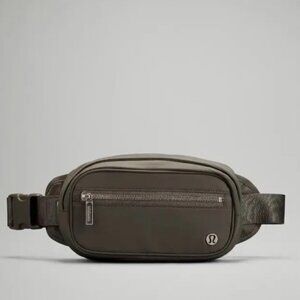 Never used* Lululemon Wunderlust Belt Bag